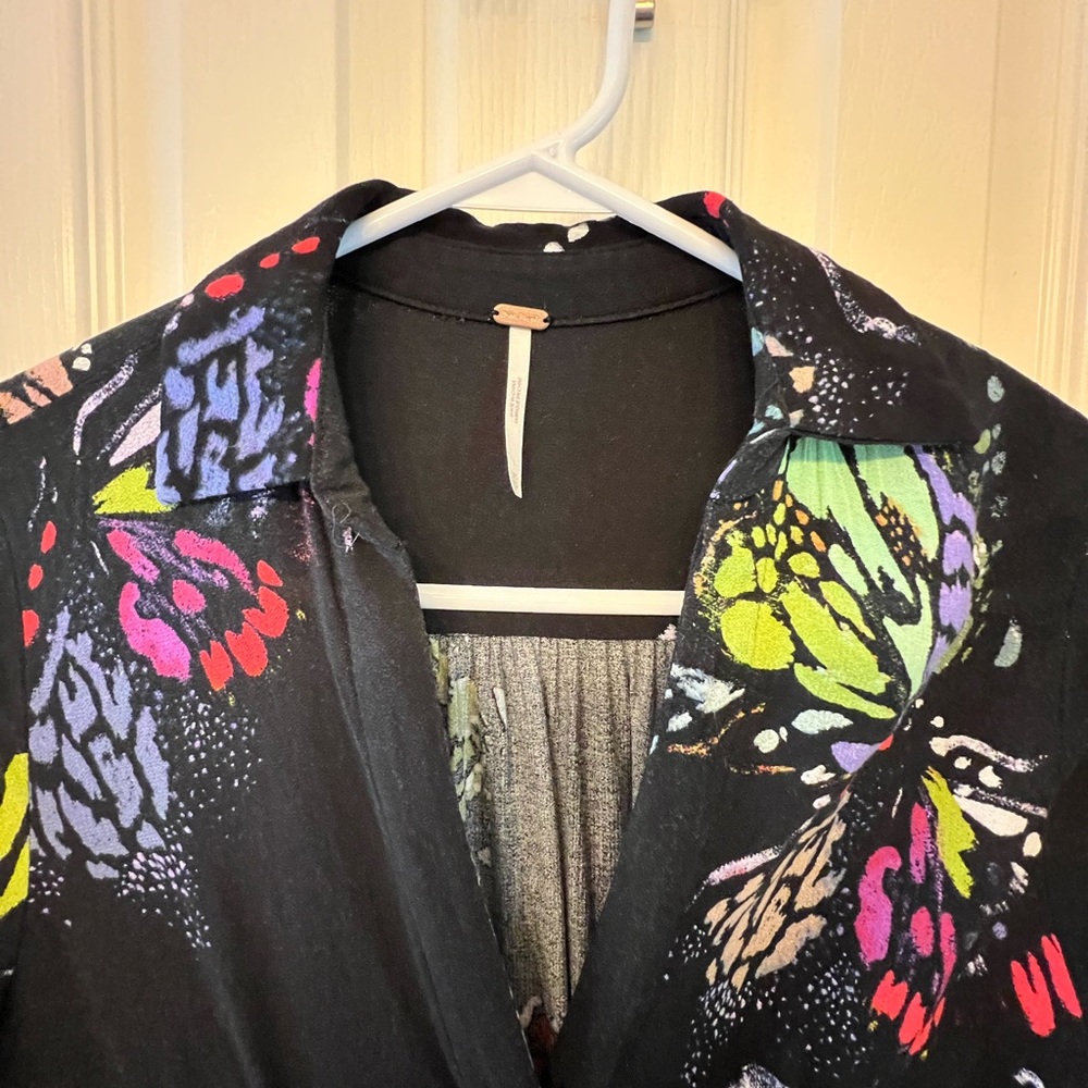 Free People Woman’s Butterfly Print Blouse/Top Size: XS Preloved
